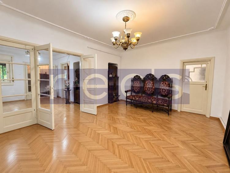 Apartament cu 4 camere decomandat în Dorobanți