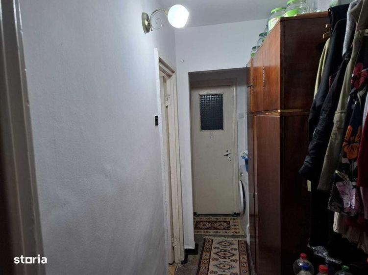 Apartament cu 3 camere semidecomandat în Miroslava