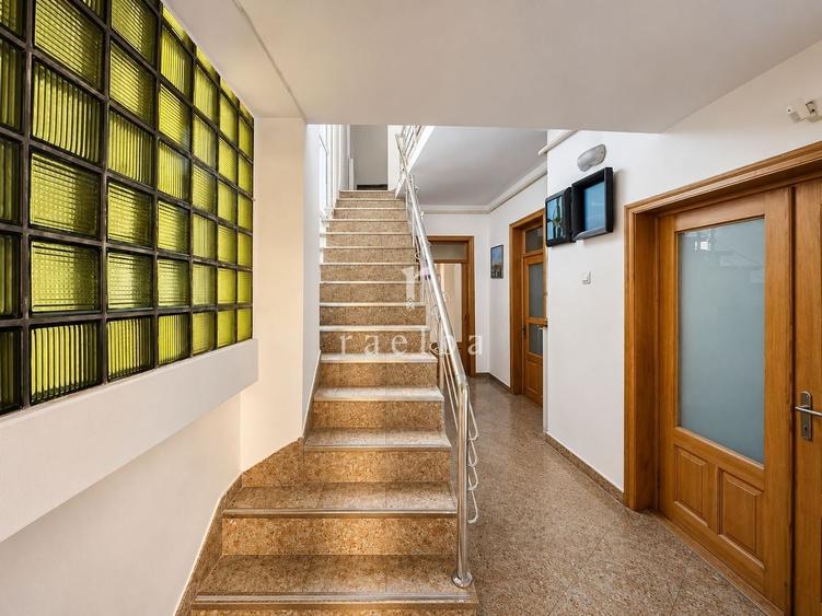 Apartament cu 11 camere semidecomandat în Dacia