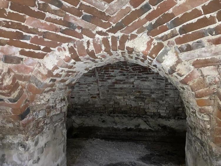 Casă cu 4 camere în Bănia