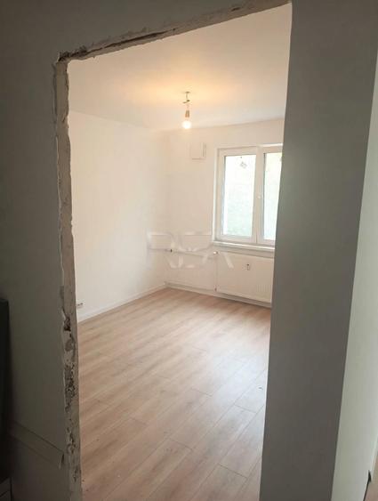 Apartament cu 3 camere decomandat în Berceni