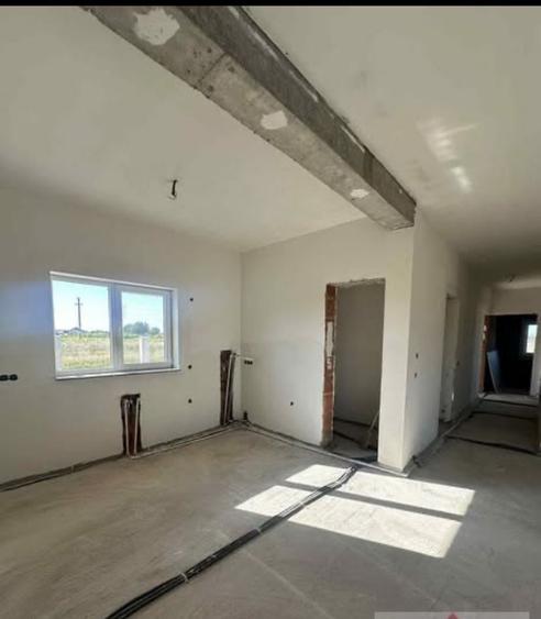 Casă cu 3 camere în Botiz