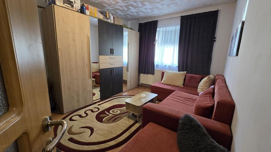 Apartament cu 2 camere nedecomandat în Iosia