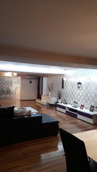 Apartament cu 5 camere decomandat, mobilat în Central