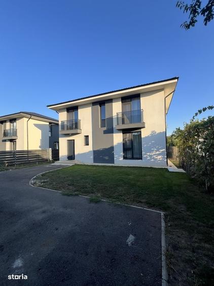 Casă cu 3 camere cu Teren 350 Mp în Central