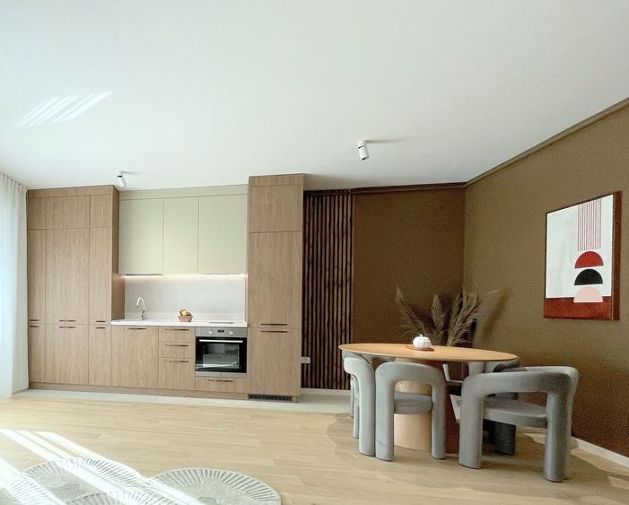 Apartament cu 2 camere decomandat, mobilat în Central