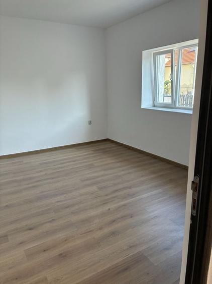 Casă cu 4 camere în Șimand