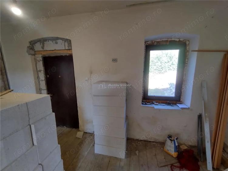 Casă cu 2 camere cu Teren 575 Mp în Vest