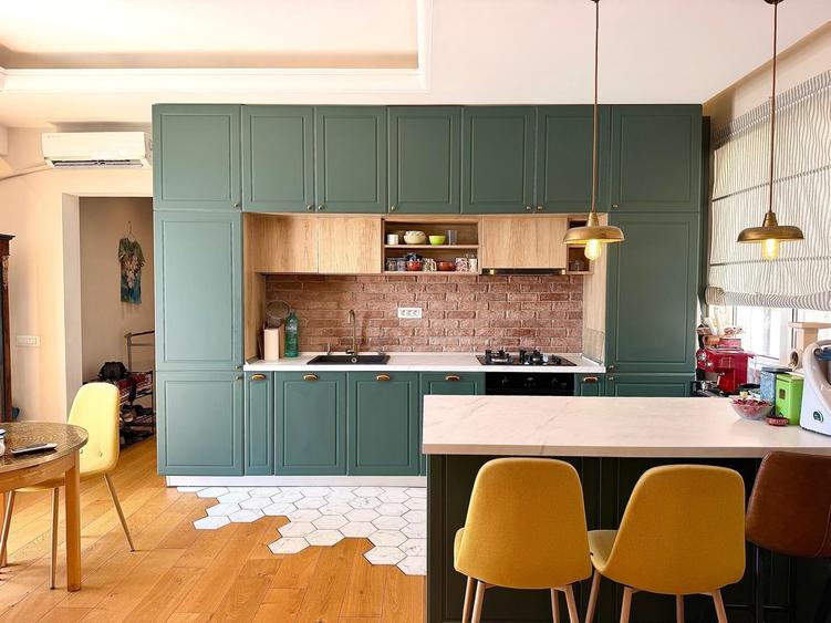 Apartament cu 3 camere semidecomandat în Universitate