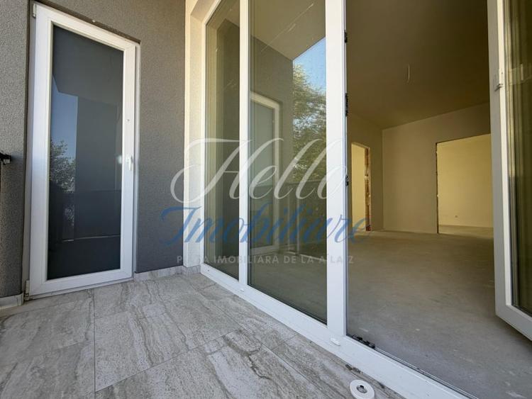 Apartament cu 3 camere semidecomandat în Florești