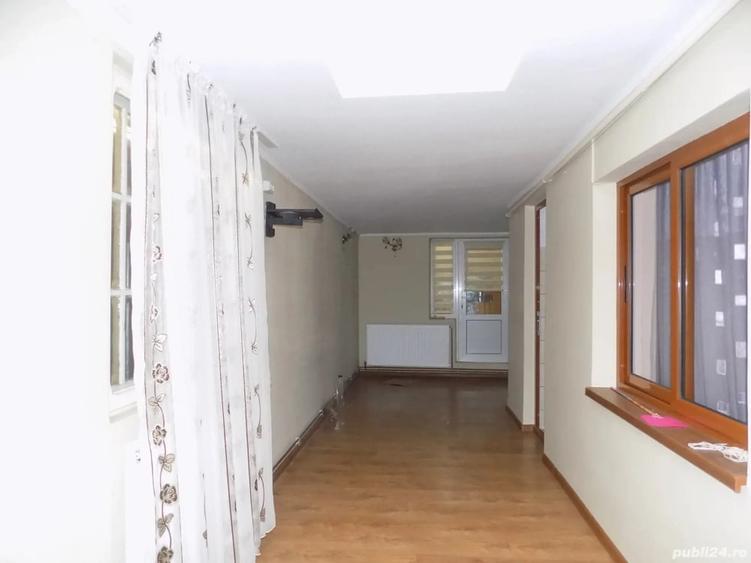 Casă cu 5 camere cu Teren 184 Mp în Central