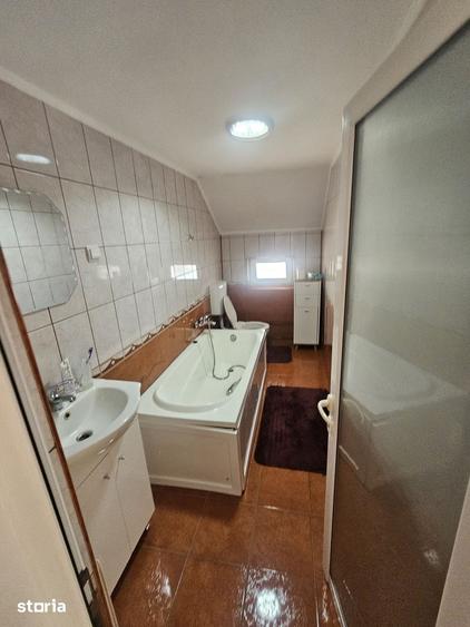 Casă cu 6 camere cu Teren 307 Mp în Goranu