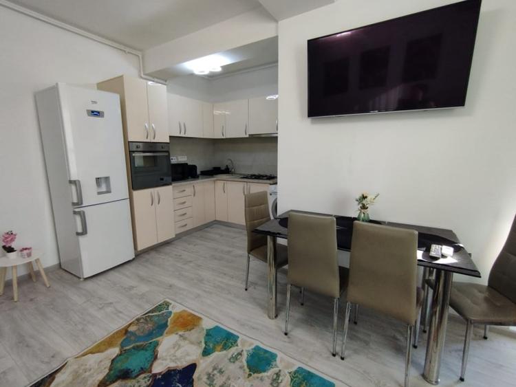 Apartament cu 2 camere decomandat, mobilat în Mamaia-Sat