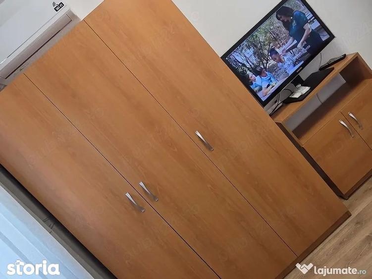 Apartament cu 3 camere decomandat în Nicolina