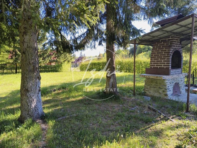 Casă individuală cu 7 camere cu Teren 1035 Mp în Avrig