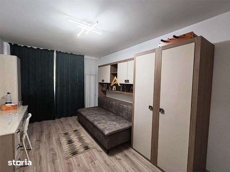 Garsonieră decomandată în Sud