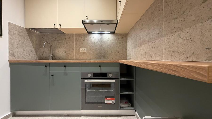 Apartament cu 5 camere decomandat în P-ța Victoriei