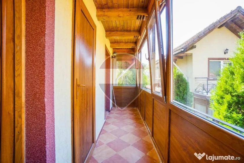 Casă cu 4 camere cu Teren 179 Mp în Central
