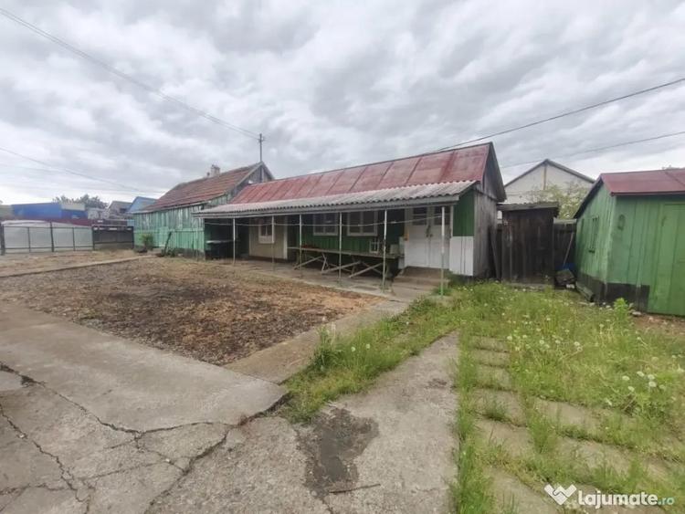 Casă cu 2 camere cu Teren 1600 Mp în Grămești