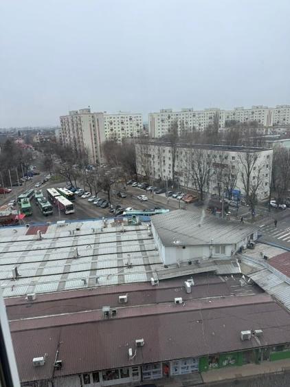 Apartament cu 3 camere decomandat în Berceni