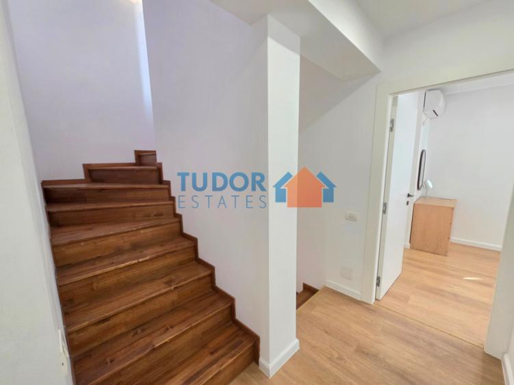 Casă cu 5 camere cu Teren 350 Mp în Pipera