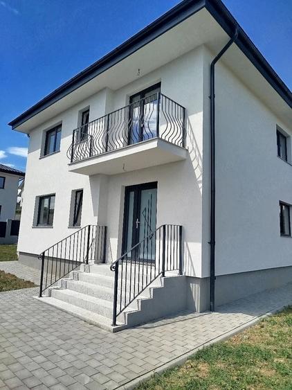 Casă cu 3 camere cu Teren 450 Mp în Burdujeni