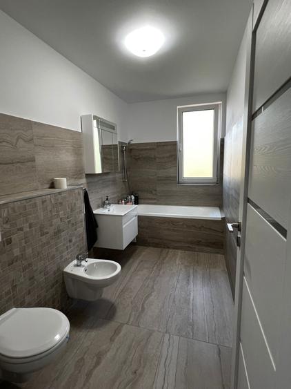 Apartament cu 3 camere decomandat în Giroc