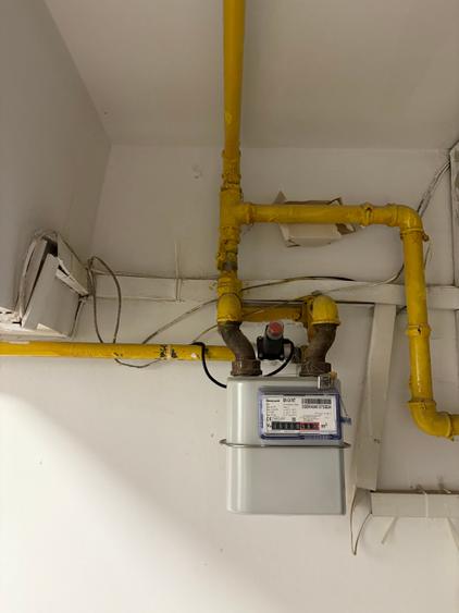 Apartament cu 3 camere decomandat în Titan