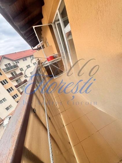 Apartament cu 4 camere semidecomandat, mobilat în Florești