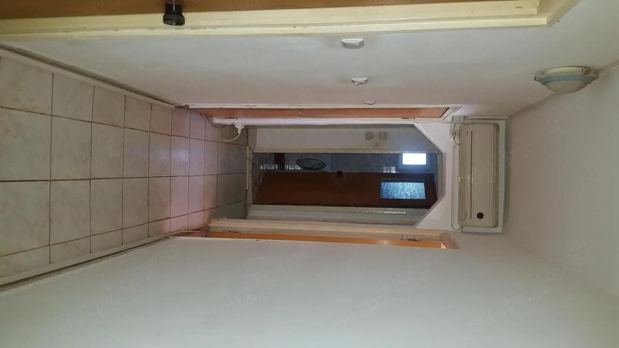 Apartament cu 3 camere decomandat în Dristor