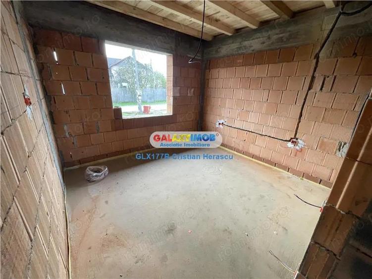 Casă cu 3 camere cu Teren 400 Mp în Crevedia