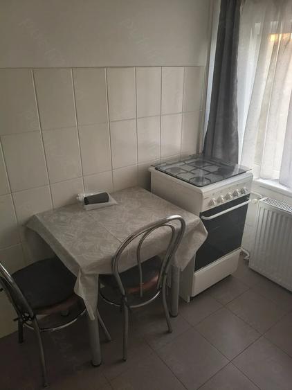 Garsonieră decomandată în Complex Studențesc