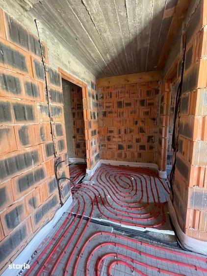 Casă cu 4 camere cu Teren 250 Mp în Prelungirea Ghencea