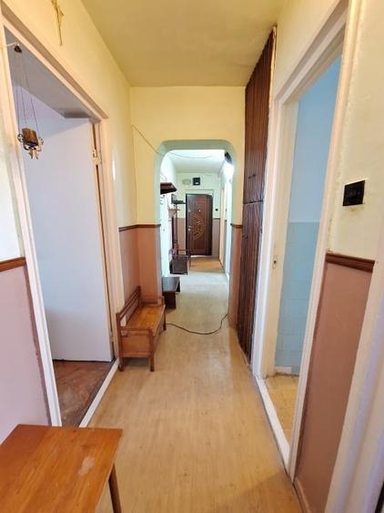 Vând apartament 3 camere și 7 dependițe, decomandat, bloc reabilitat + garaj - 11
