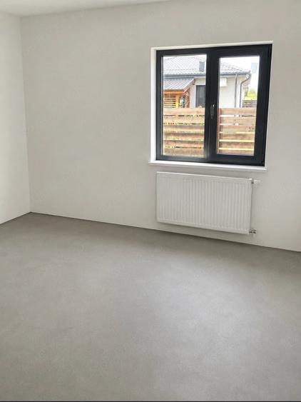 Casă cu 4 camere cu Teren 350 Mp în 1 Decembrie