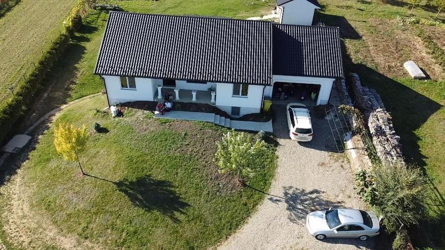 Casă cu 4 camere în Pătrăuți