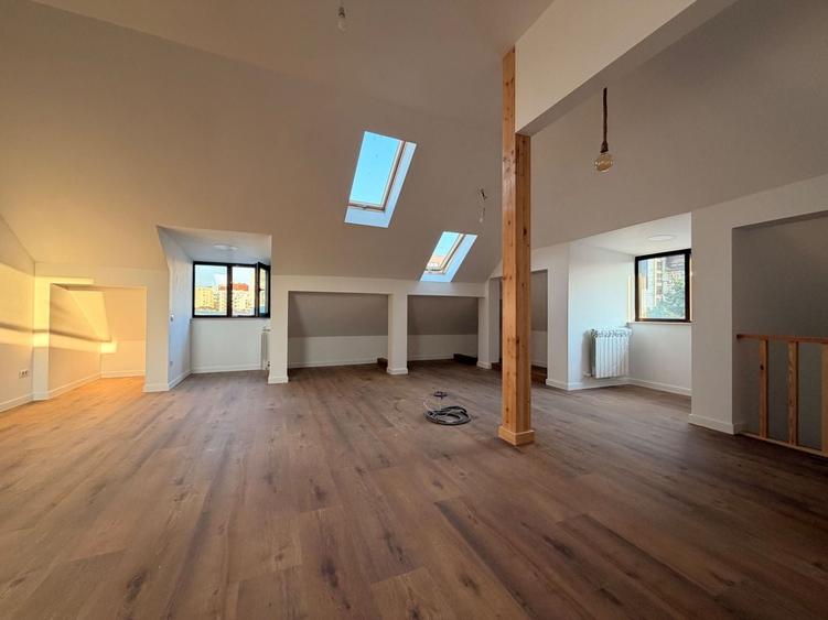 Apartament cu 5 camere decomandat în Floreasca