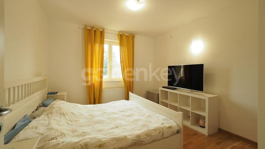 Duplex cu 6 camere cu Canalizare în Iancu Nicolae