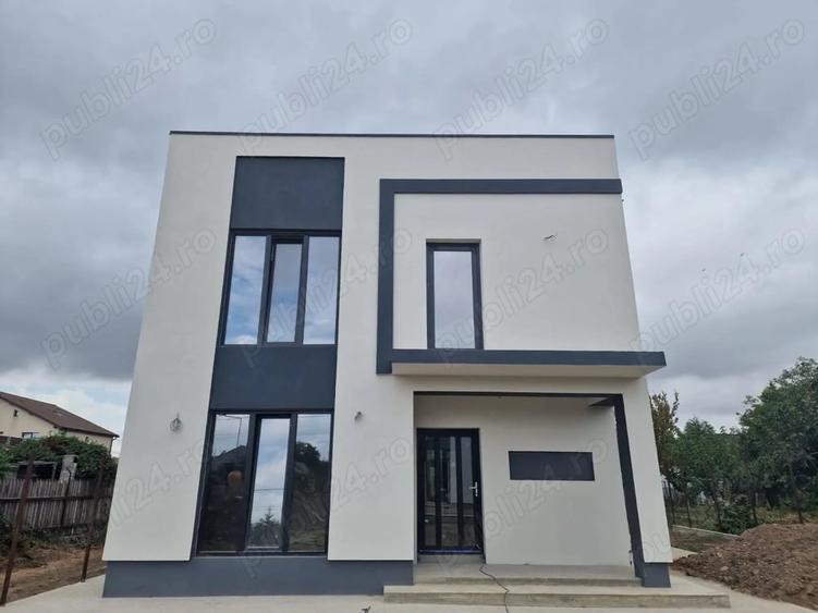 Casă cu 5 camere în Cumpăna