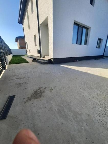 Casă individuală cu 5 camere cu Teren 376 Mp în Zurbaua