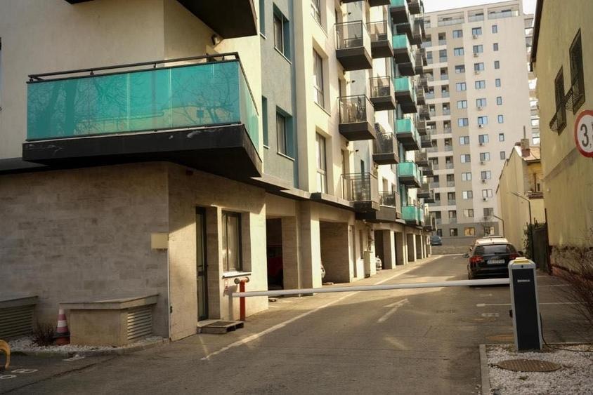 Apartament cu 2 camere decomandat în Parcul Carol