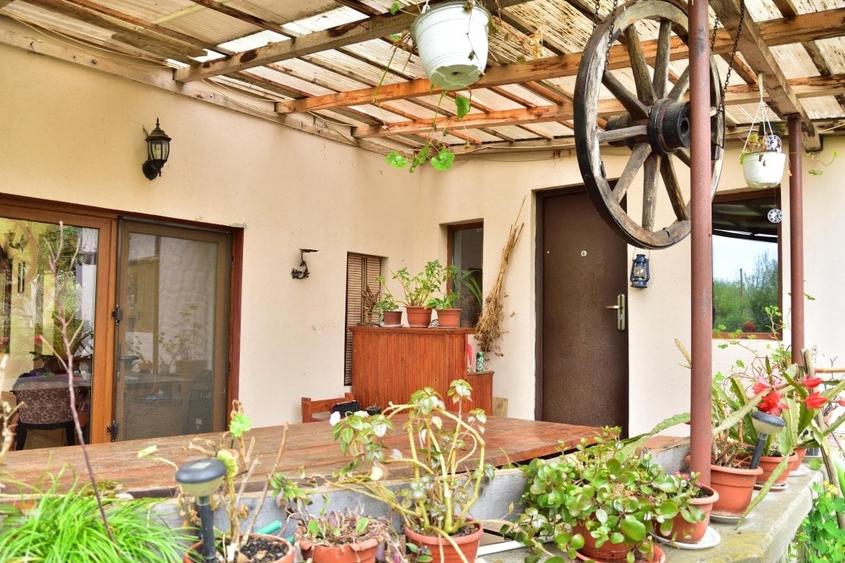 Casă individuală cu 6 camere cu Teren 3374 Mp în Vulcana-Pandele