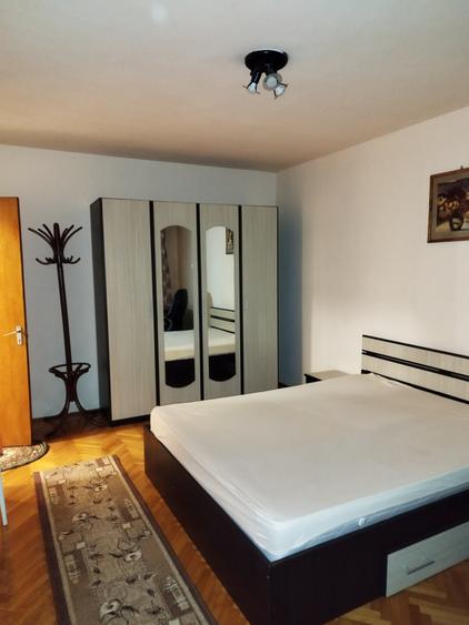 Apartament cu 2 camere decomandat, mobilat în 7 Noiembrie