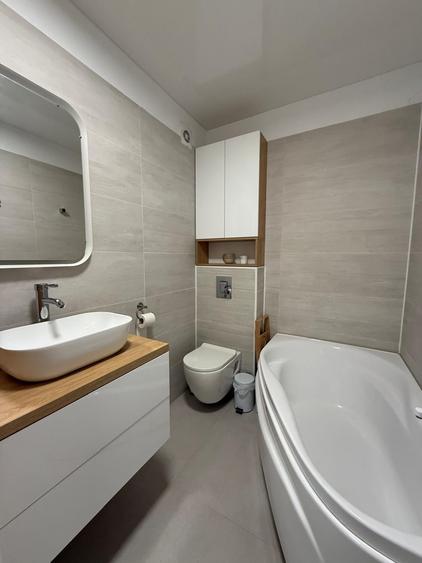 Apartament cu 3 camere decomandat în Militari