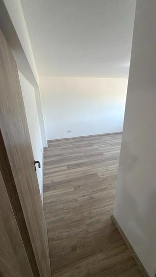Apartament cu 2 camere decomandat în 1 Decembrie