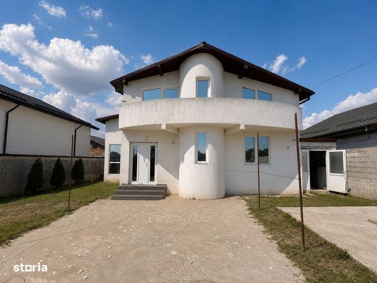 Casă cu 4 camere în Albești