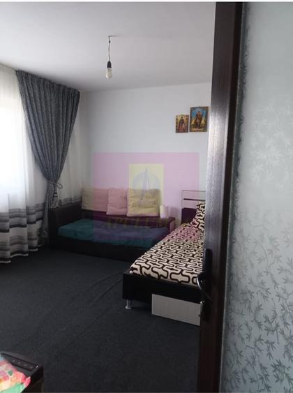 Casă cu 4 camere în Eroii Revoluției