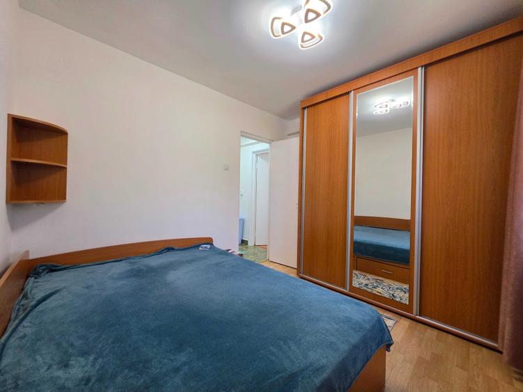 Apartament cu 3 camere semidecomandat în Crângași