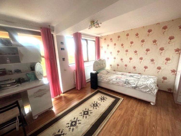 Casă cu 5 camere cu Teren 382 Mp în Central