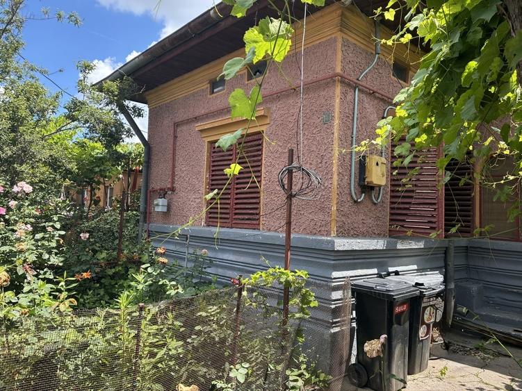 Casă cu 5 camere cu Teren 394 Mp în Pantelimon